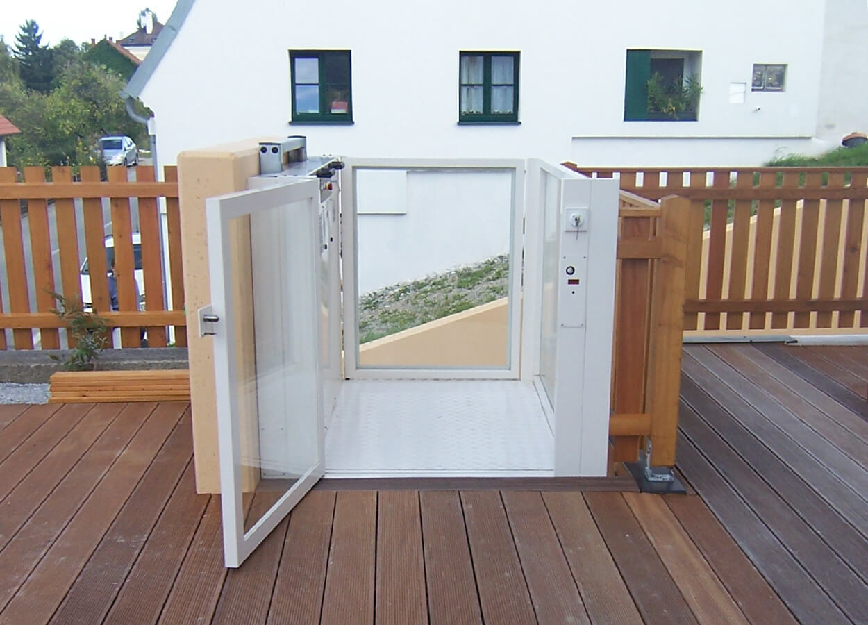 Högg Liftsysteme Rollstuhllifte Sitzlifte Aufzug Hebebühnen Deckenlifte Sonderlösungen Produkte