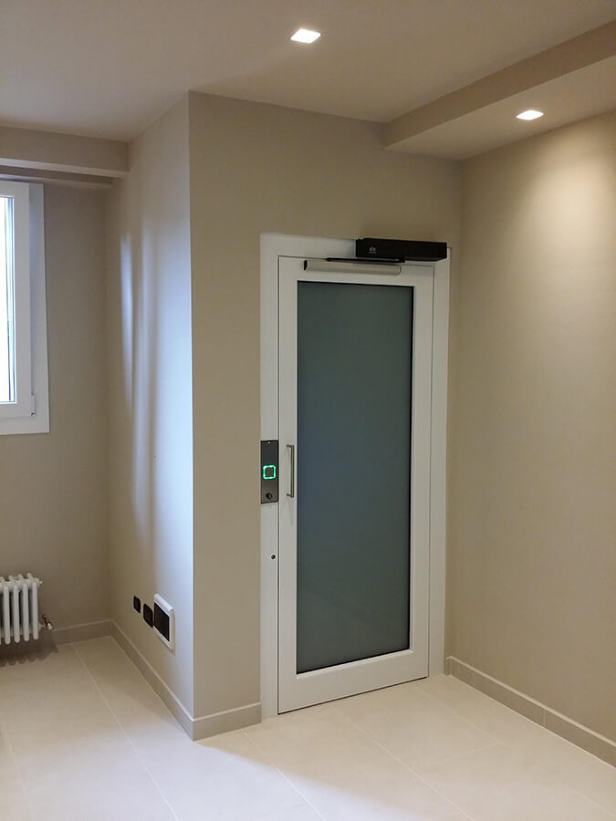 Högg Liftsysteme Rollstuhllifte Sitzlifte Aufzug Hebebühnen Deckenlifte Sonderlösungen Referenz