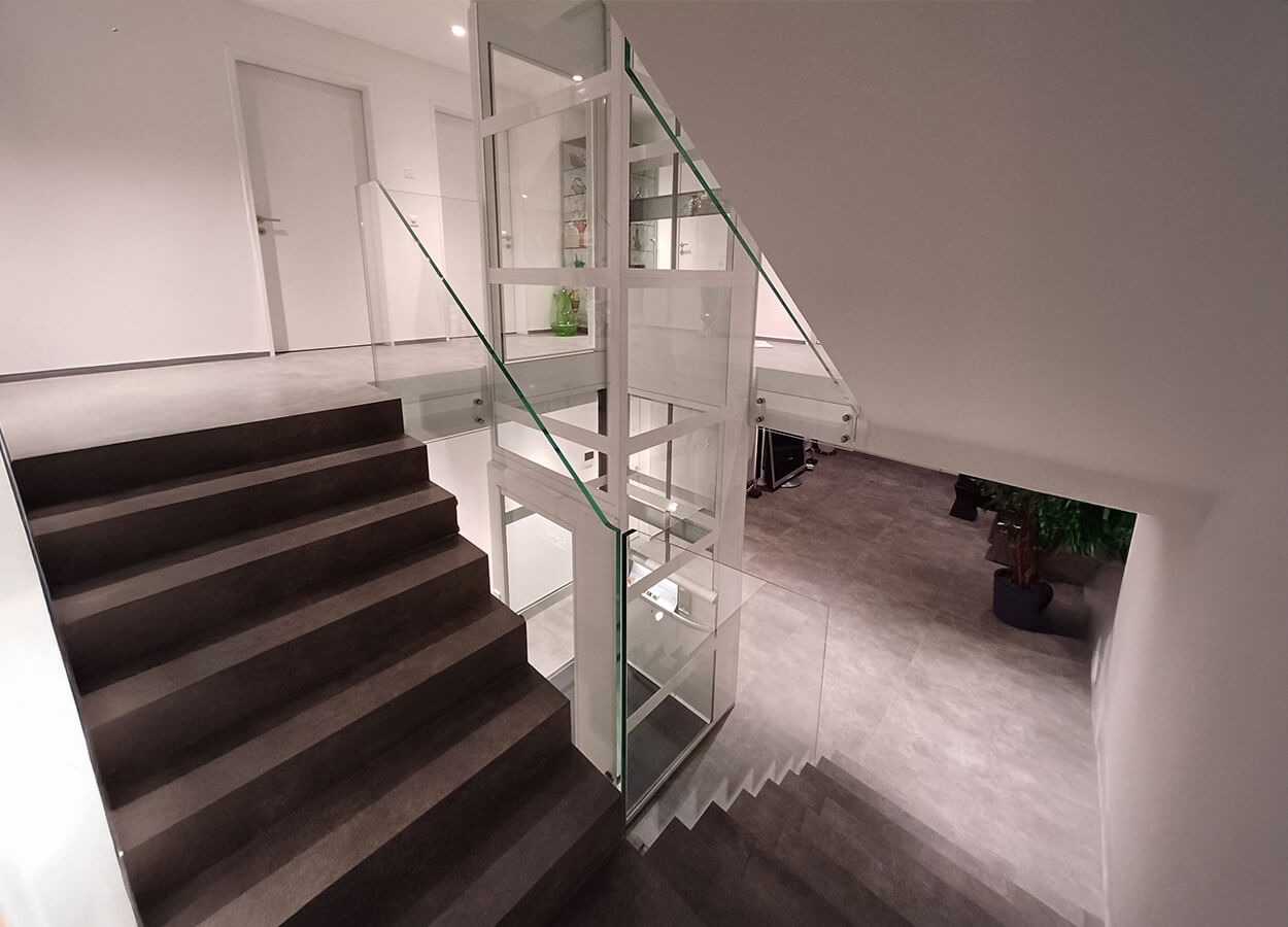 Högg Liftsysteme Rollstuhllifte Sitzlifte Aufzug Hebebühnen Deckenlifte Sonderlösungen Produkte