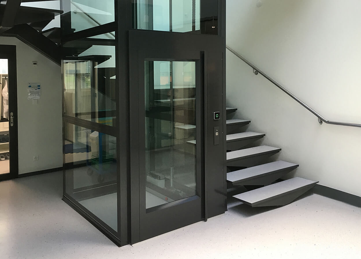 Högg Liftsysteme Rollstuhllifte Sitzlifte Aufzug Hebebühnen Deckenlifte Sonderlösungen Produkte