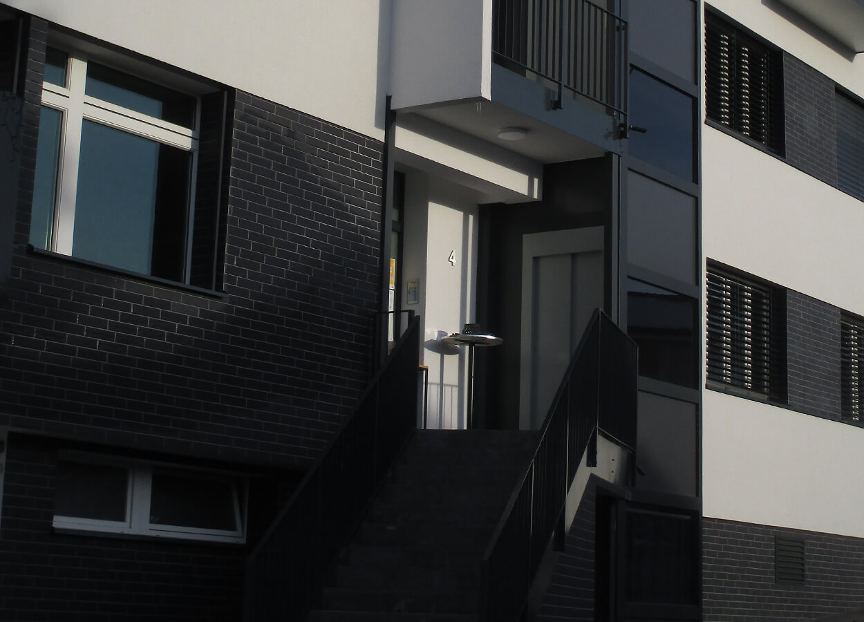 Högg Liftsysteme Rollstuhllifte Sitzlifte Aufzug Hebebühnen Deckenlifte Sonderlösungen Produkte