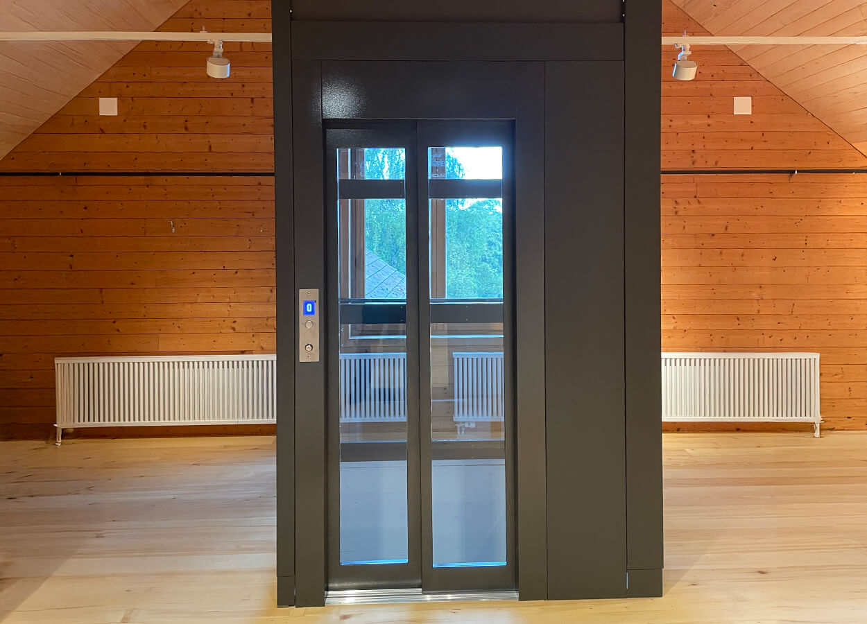 Högg Liftsysteme Rollstuhllifte Sitzlifte Aufzug Hebebühnen Deckenlifte Sonderlösungen Produkte