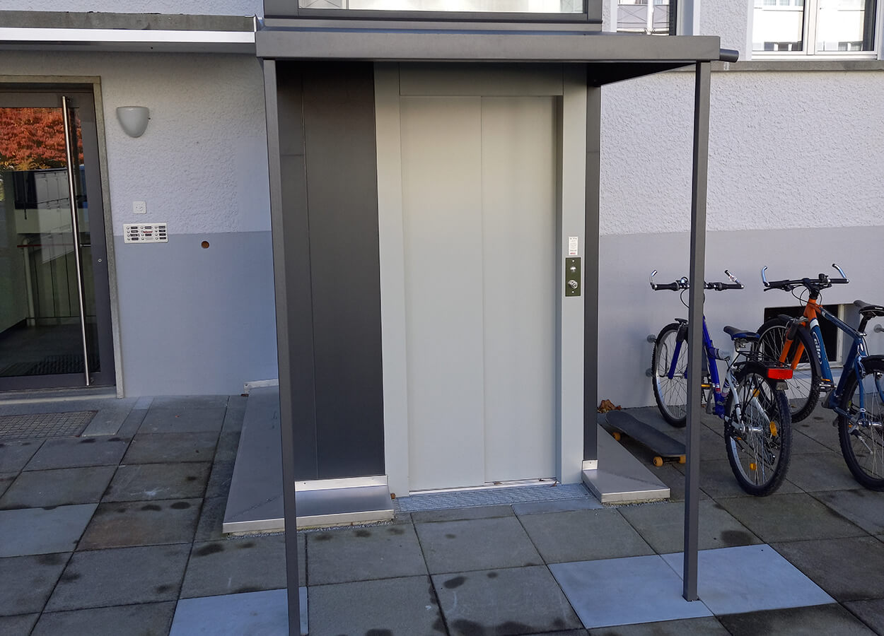 Högg Liftsysteme Rollstuhllifte Sitzlifte Aufzug Hebebühnen Deckenlifte Sonderlösungen Produkte