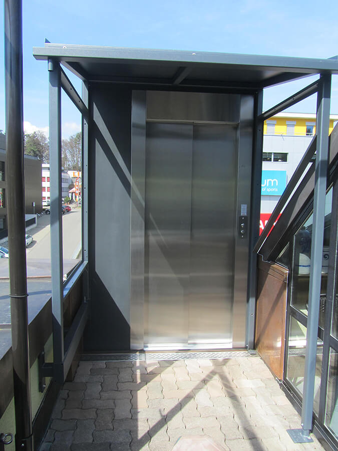 Högg Liftsysteme Rollstuhllifte Sitzlifte Aufzug Hebebühnen Deckenlifte Sonderlösungen Referenz