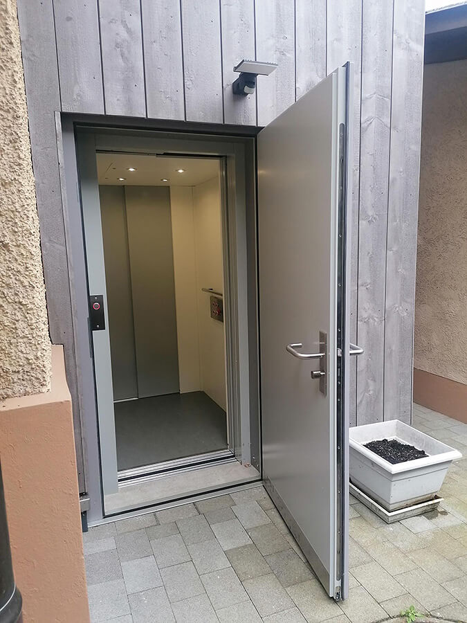 Högg Liftsysteme Rollstuhllifte Sitzlifte Aufzug Hebebühnen Deckenlifte Sonderlösungen Referenz