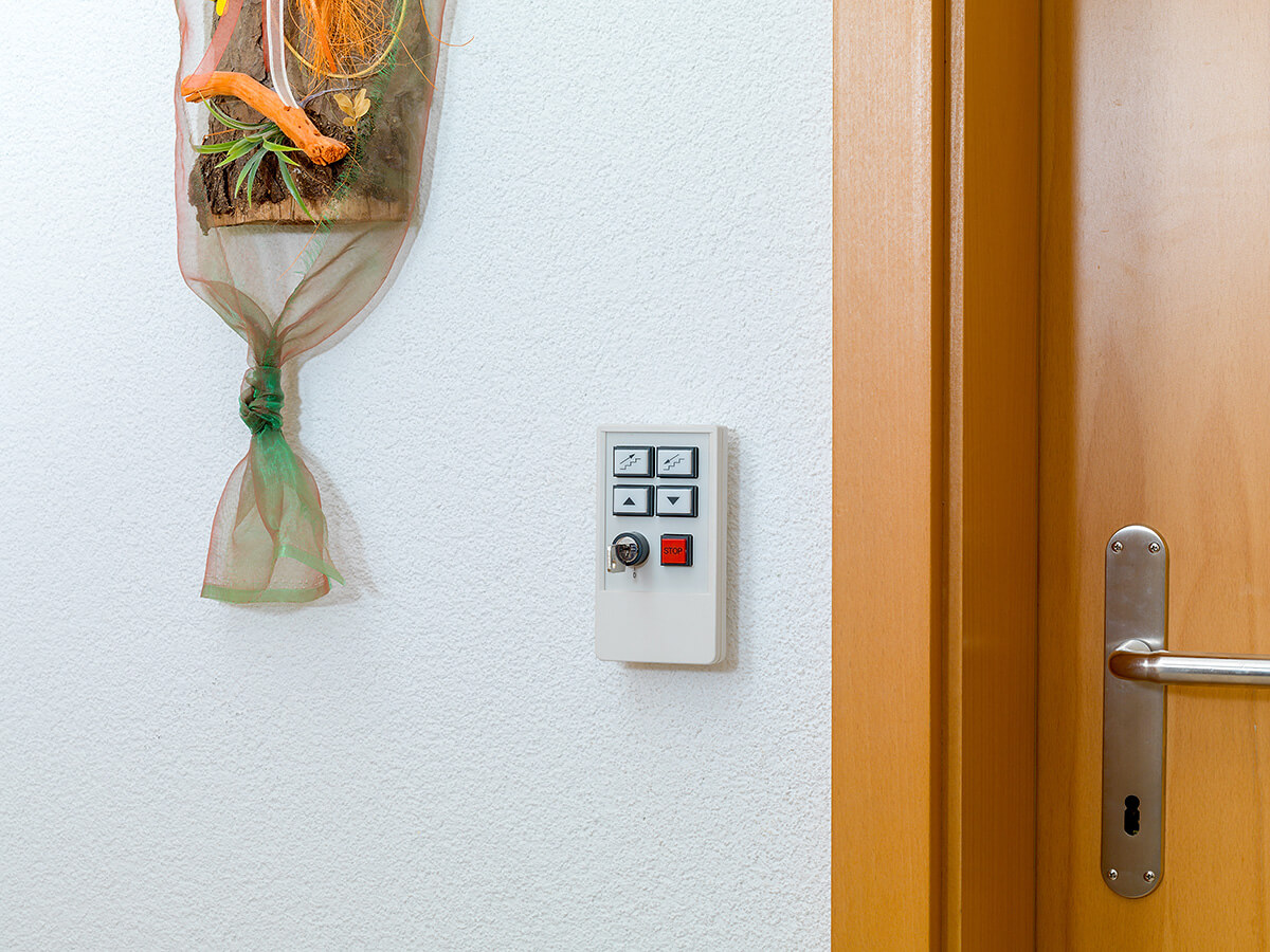 Högg Liftsysteme Rollstuhllifte Sitzlifte Aufzug Hebebühnen Deckenlifte Sonderlösungen Referenz