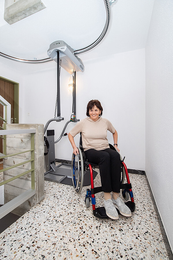 Högg Liftsysteme Rollstuhllifte Sitzlifte Aufzug Hebebühnen Deckenlifte Sonderlösungen Referenz