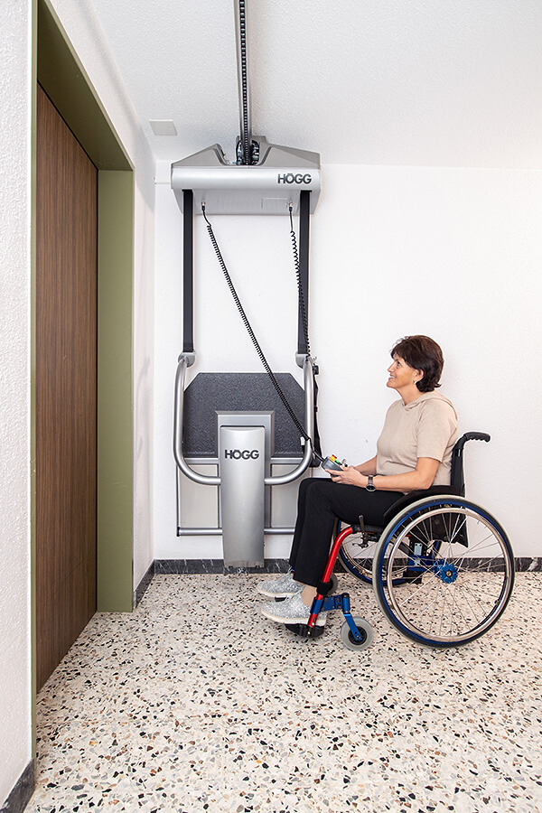 Högg Liftsysteme Rollstuhllifte Sitzlifte Aufzug Hebebühnen Deckenlifte Sonderlösungen Referenz