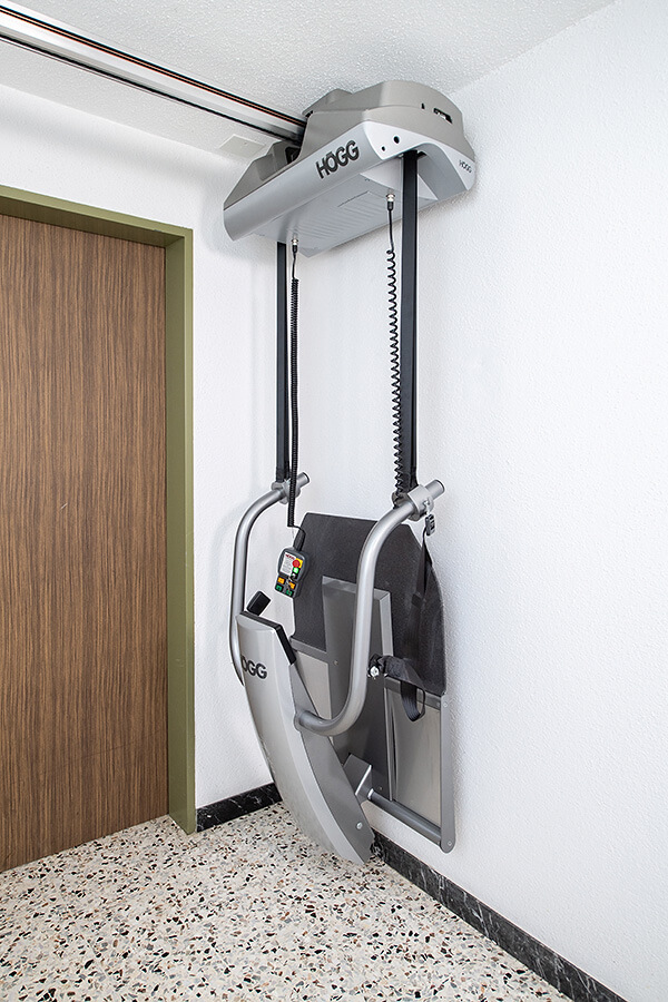Högg Liftsysteme Rollstuhllifte Sitzlifte Aufzug Hebebühnen Deckenlifte Sonderlösungen Referenz
