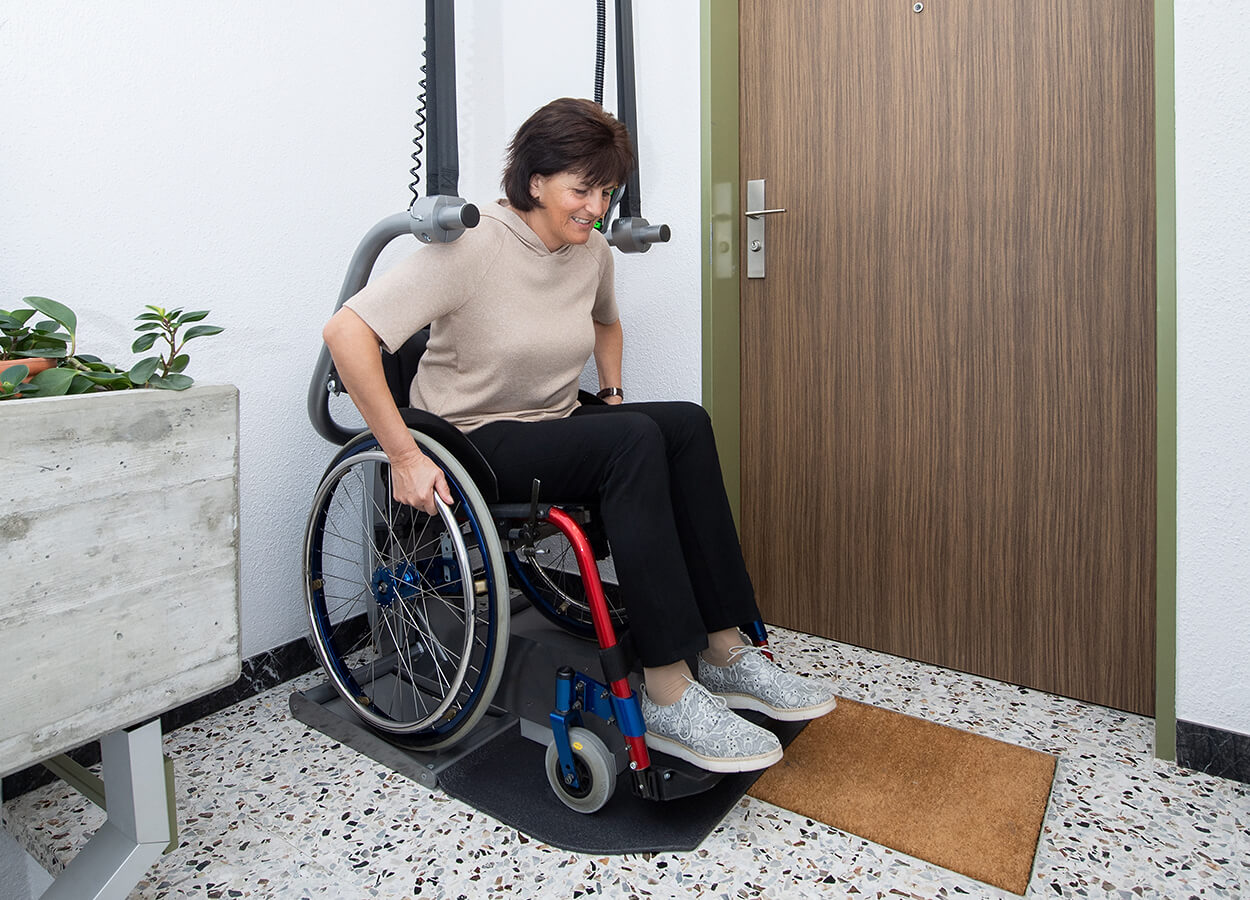 Högg Liftsysteme Rollstuhllifte Sitzlifte Aufzug Hebebühnen Deckenlifte Sonderlösungen Produkte