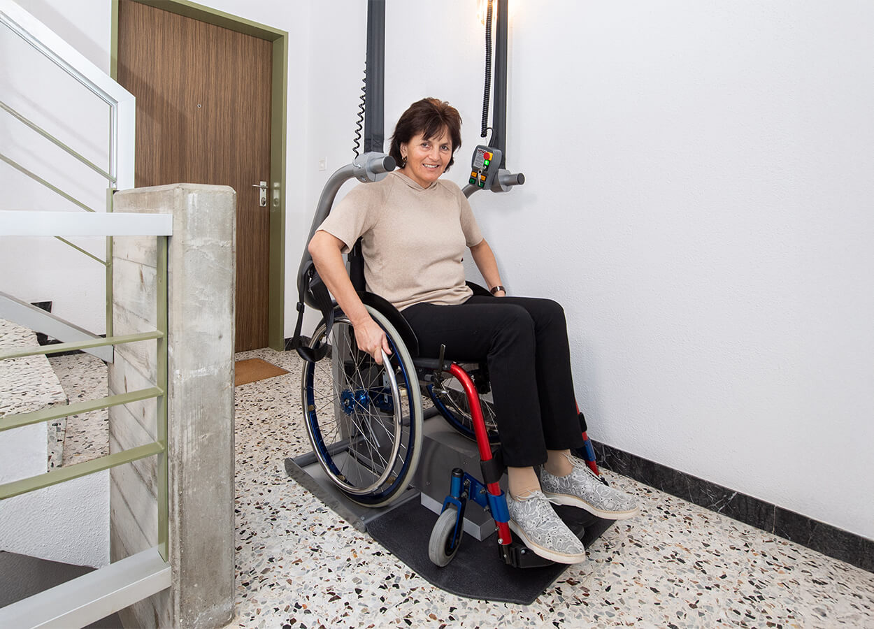 Högg Liftsysteme Rollstuhllifte Sitzlifte Aufzug Hebebühnen Deckenlifte Sonderlösungen Produkte