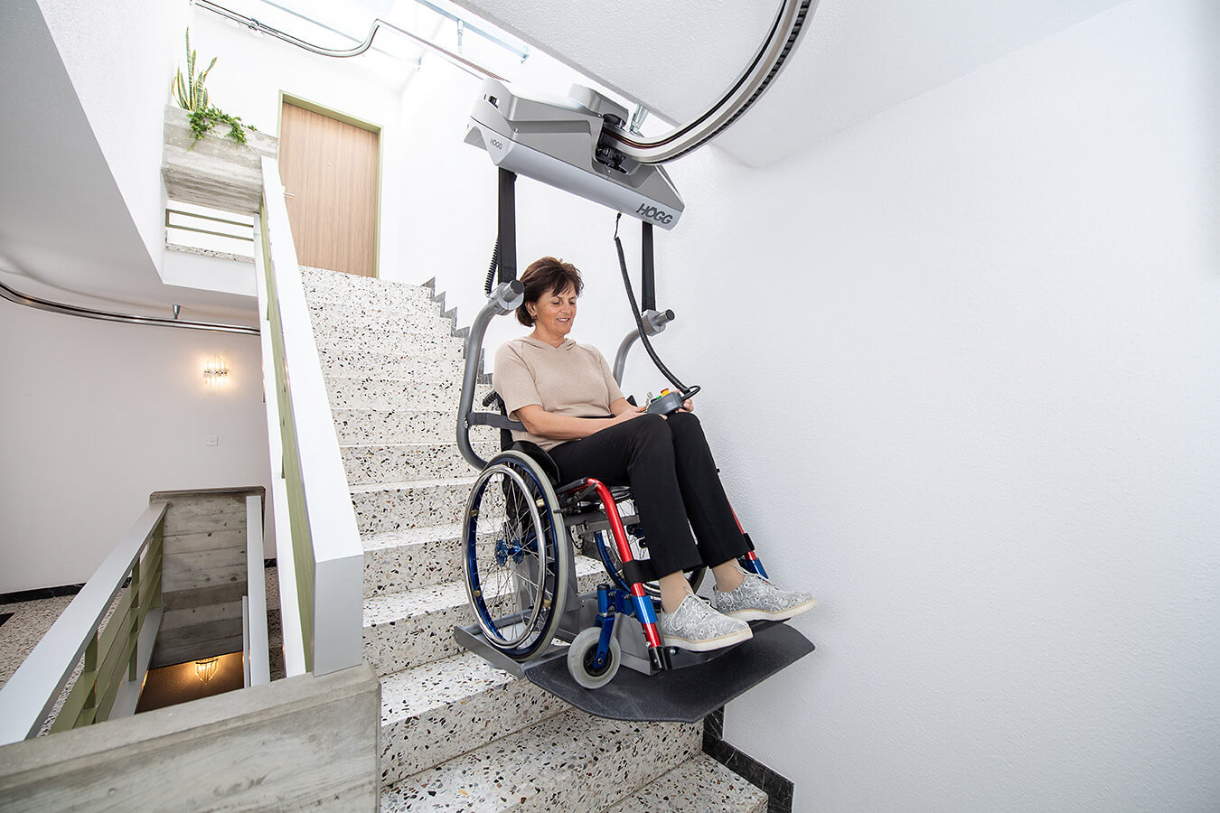 Högg Liftsysteme Rollstuhllifte Sitzlifte Aufzug Hebebühnen Deckenlifte Sonderlösungen Referenz