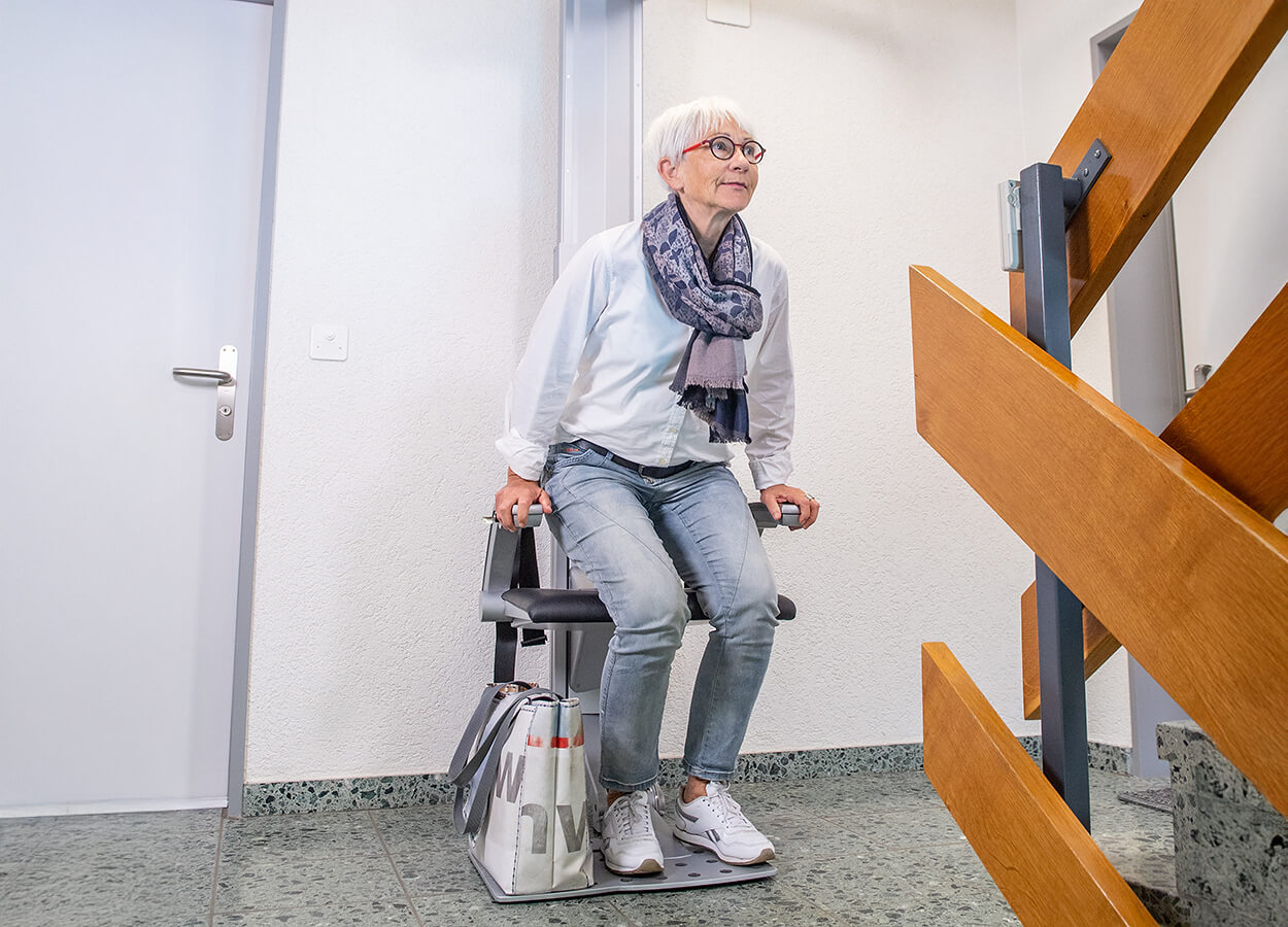 Högg Liftsysteme Rollstuhllifte Sitzlifte Aufzug Hebebühnen Deckenlifte Sonderlösungen Produkte