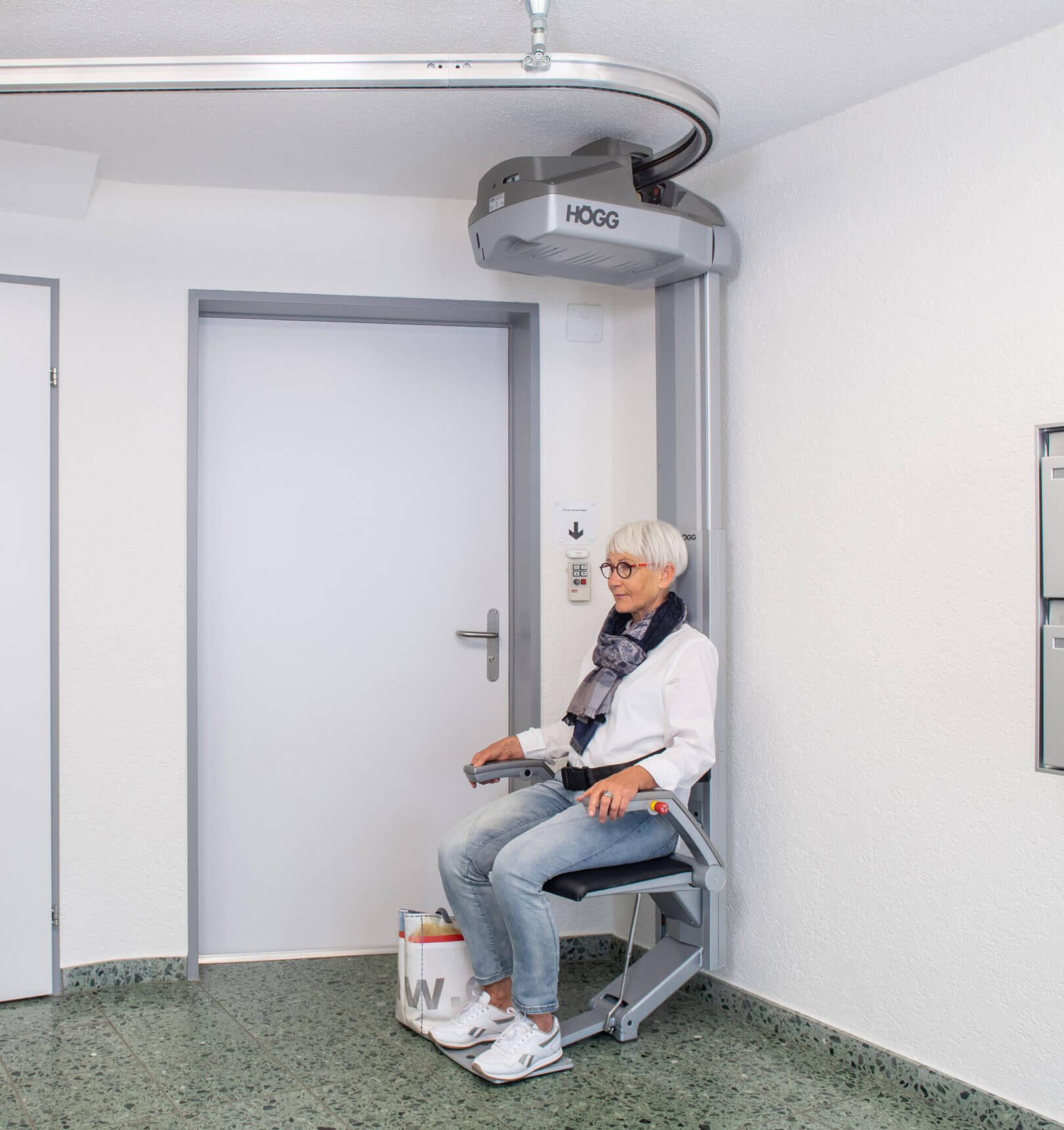 Högg Liftsysteme Rollstuhllifte Sitzlifte Aufzug Hebebühnen Deckenlifte Sonderlösungen Produkte