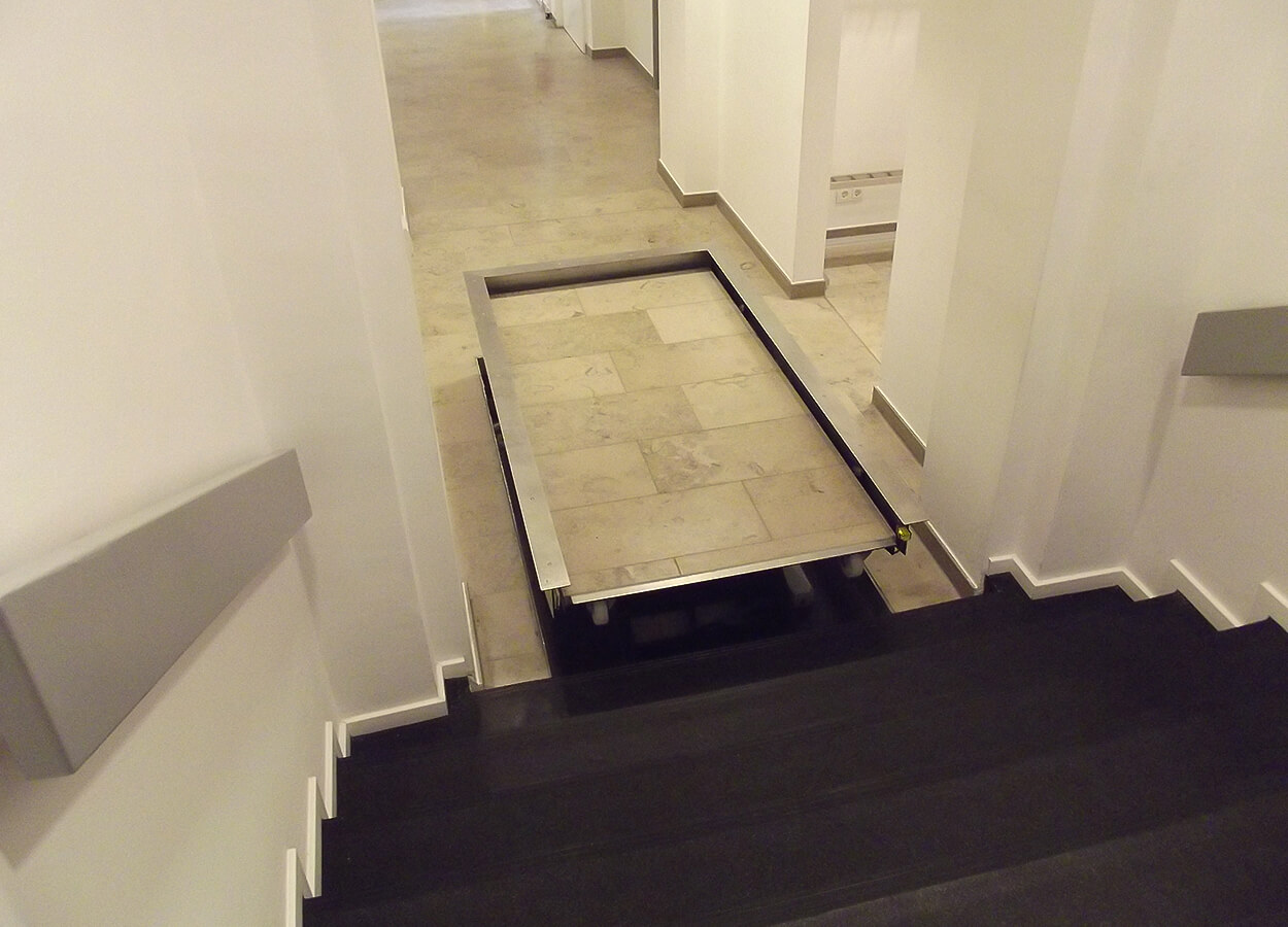 Högg Liftsysteme Rollstuhllifte Sitzlifte Aufzug Hebebühnen Deckenlifte Sonderlösungen Produkte
