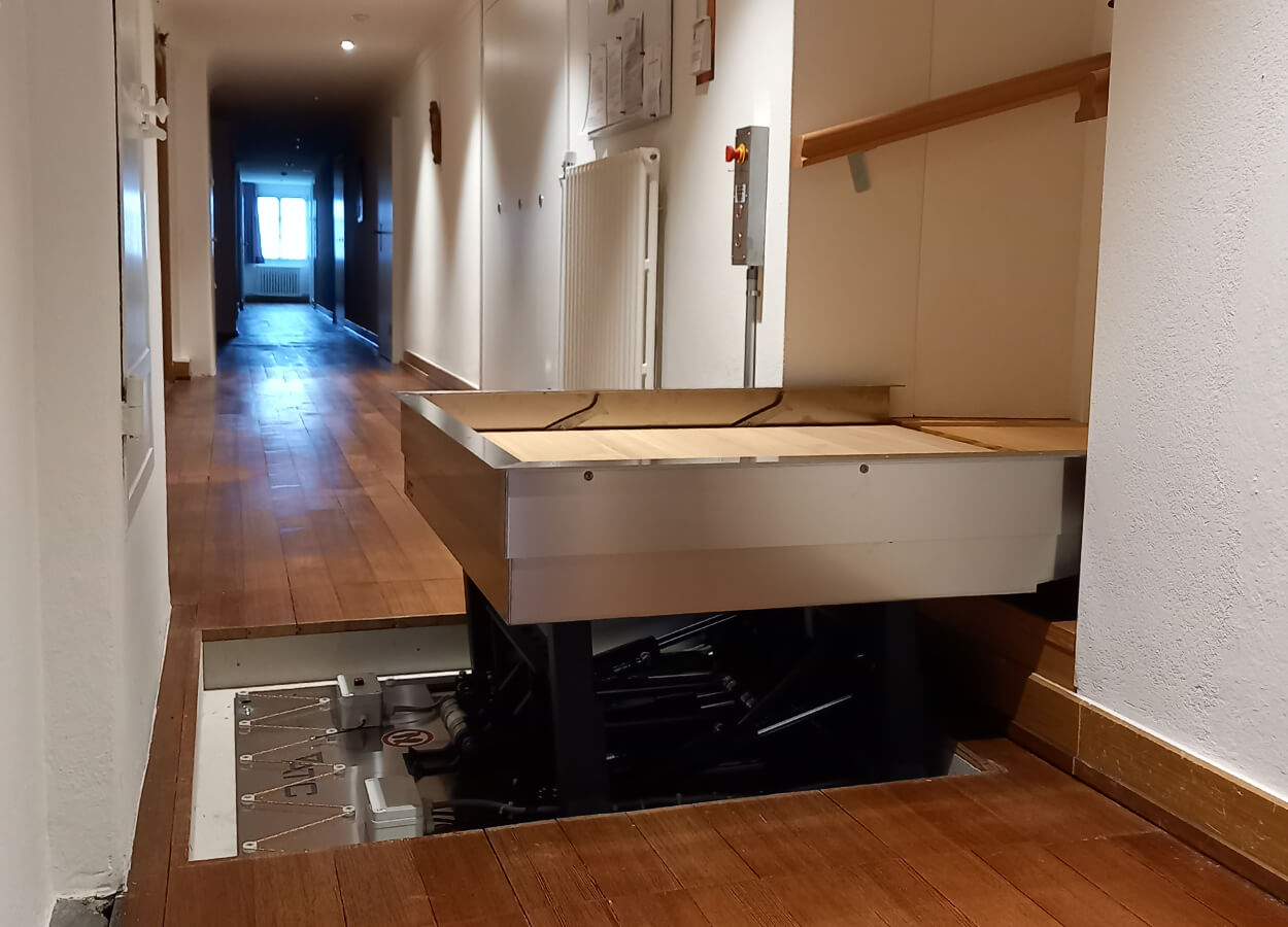 Högg Liftsysteme Rollstuhllifte Sitzlifte Aufzug Hebebühnen Deckenlifte Sonderlösungen Produkte