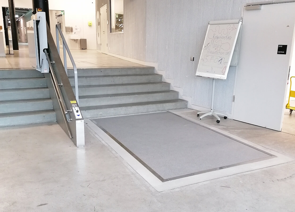 Högg Liftsysteme Rollstuhllifte Sitzlifte Aufzug Hebebühnen Deckenlifte Sonderlösungen Produkte