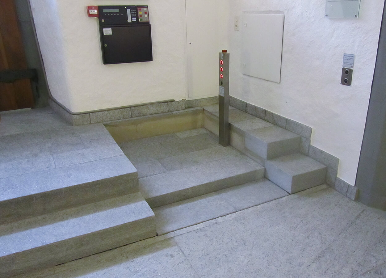 Högg Liftsysteme Rollstuhllifte Sitzlifte Aufzug Hebebühnen Deckenlifte Sonderlösungen Produkte