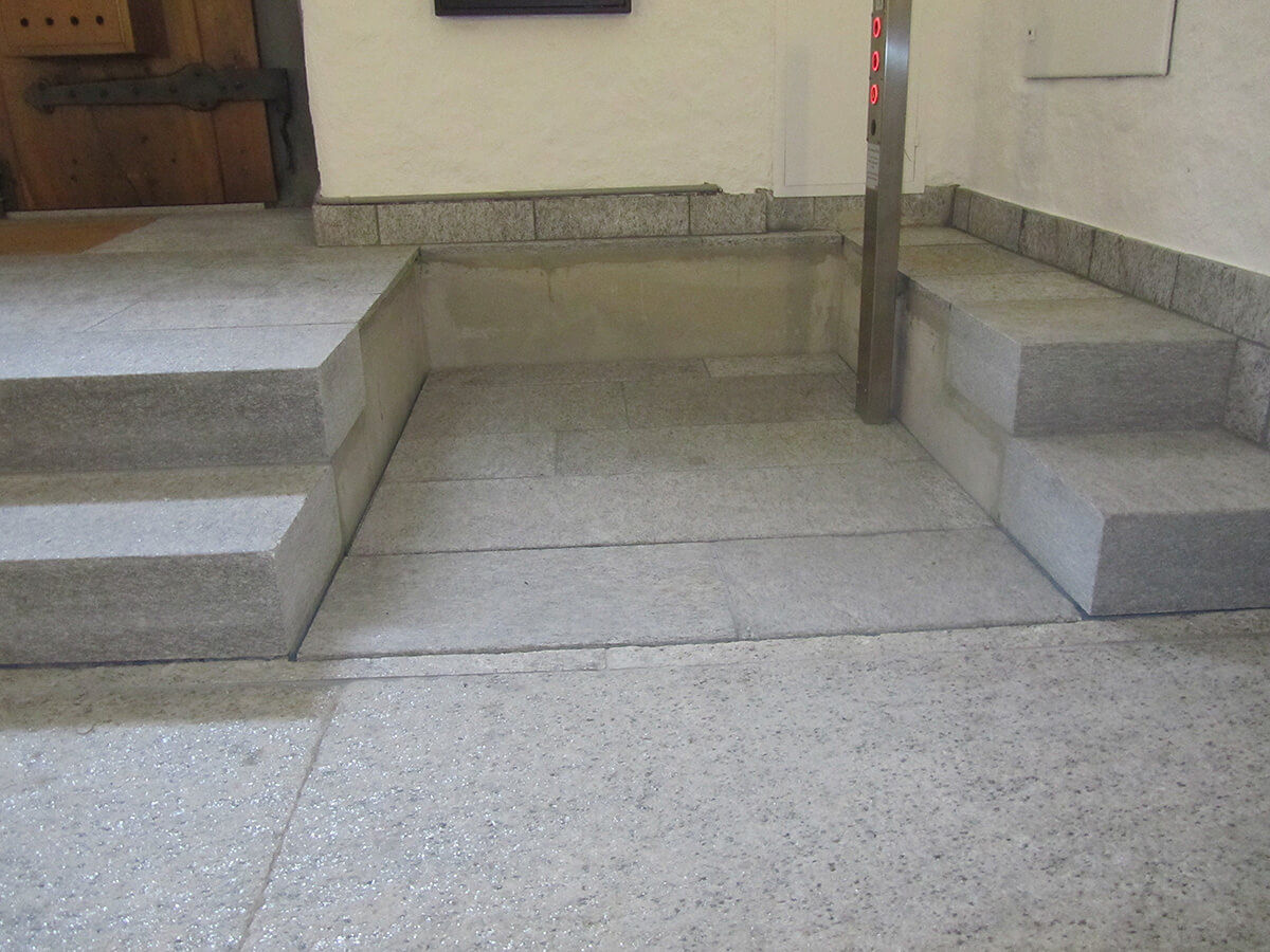 Högg Liftsysteme Rollstuhllifte Sitzlifte Aufzug Hebebühnen Deckenlifte Sonderlösungen Referenz