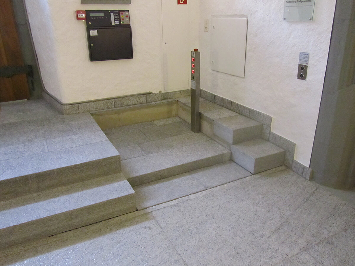 Högg Liftsysteme Rollstuhllifte Sitzlifte Aufzug Hebebühnen Deckenlifte Sonderlösungen Referenz