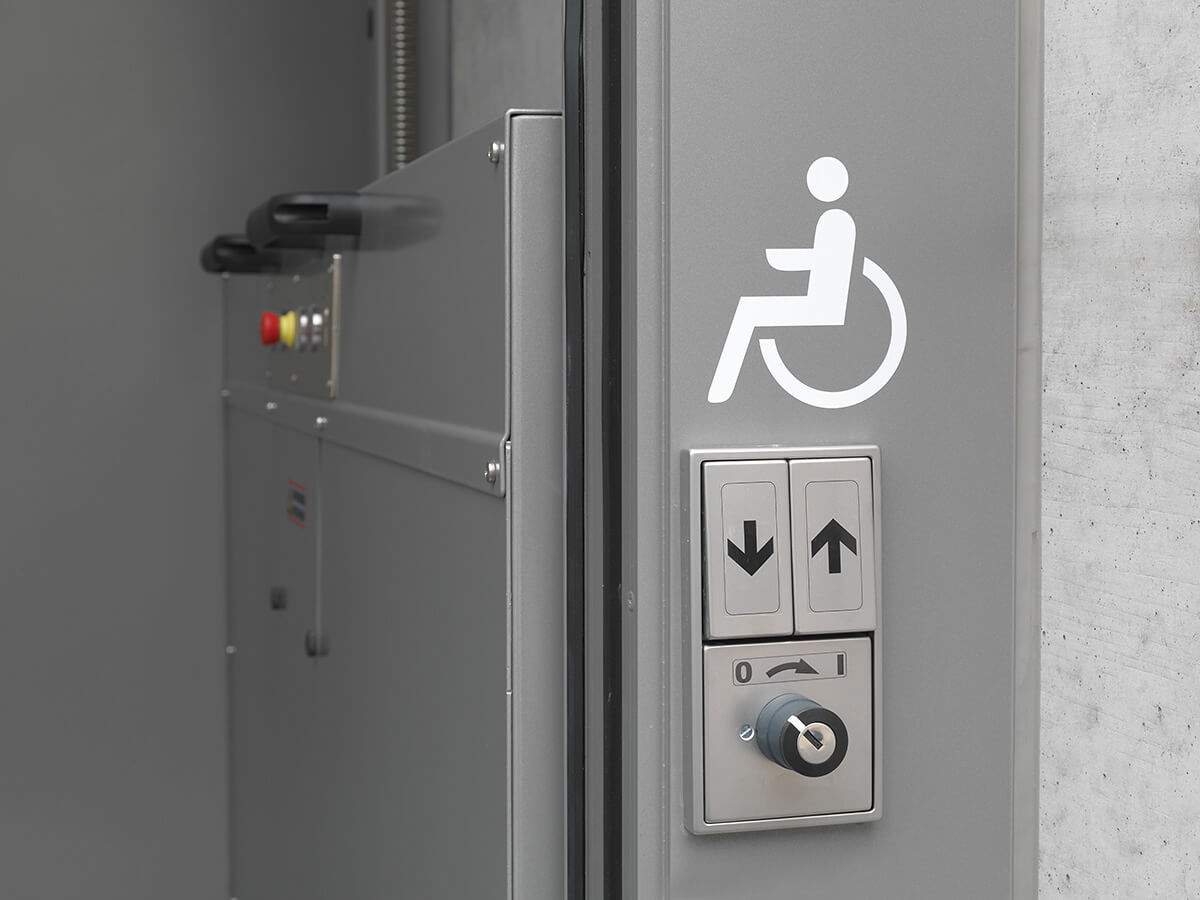Högg Liftsysteme Rollstuhllifte Sitzlifte Aufzug Hebebühnen Deckenlifte Sonderlösungen Referenz