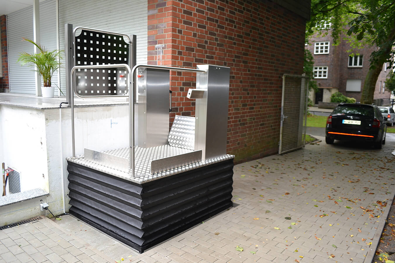 Högg Liftsysteme Rollstuhllifte Sitzlifte Aufzug Hebebühnen Deckenlifte Sonderlösungen Referenz