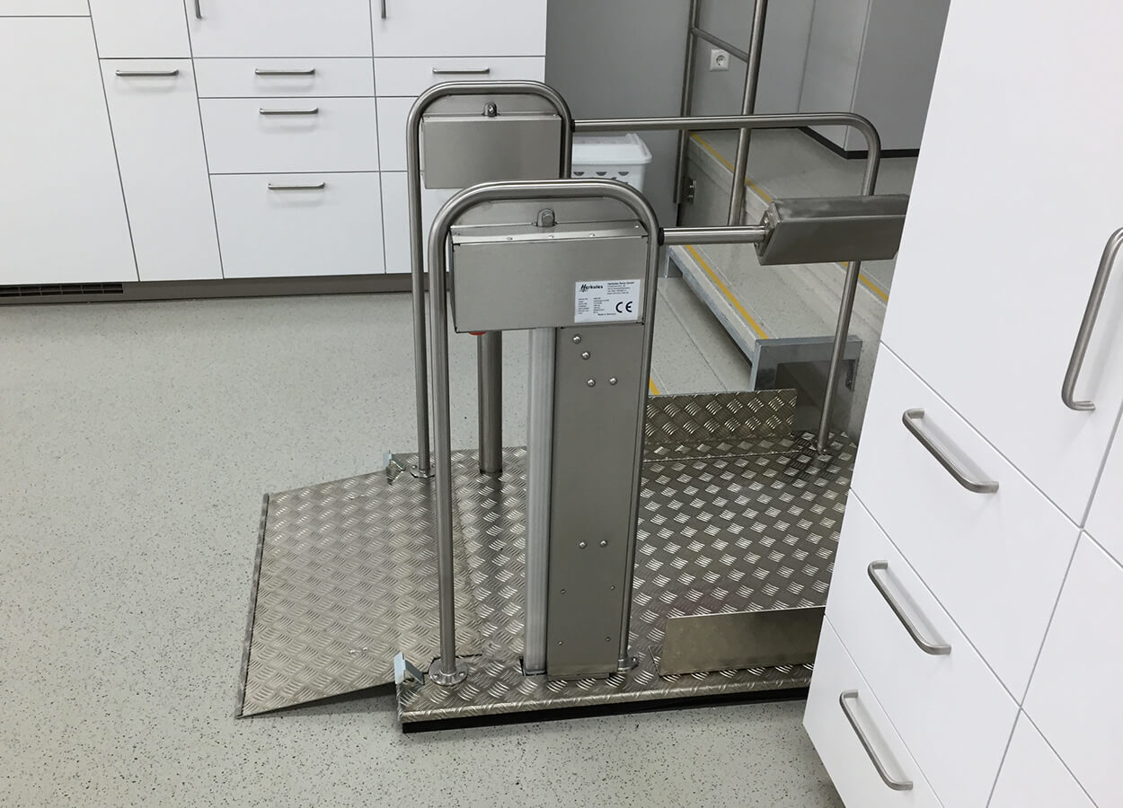 Högg Liftsysteme Rollstuhllifte Sitzlifte Aufzug Hebebühnen Deckenlifte Sonderlösungen Produkte