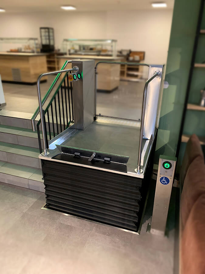 Högg Liftsysteme Rollstuhllifte Sitzlifte Aufzug Hebebühnen Deckenlifte Sonderlösungen Referenz
