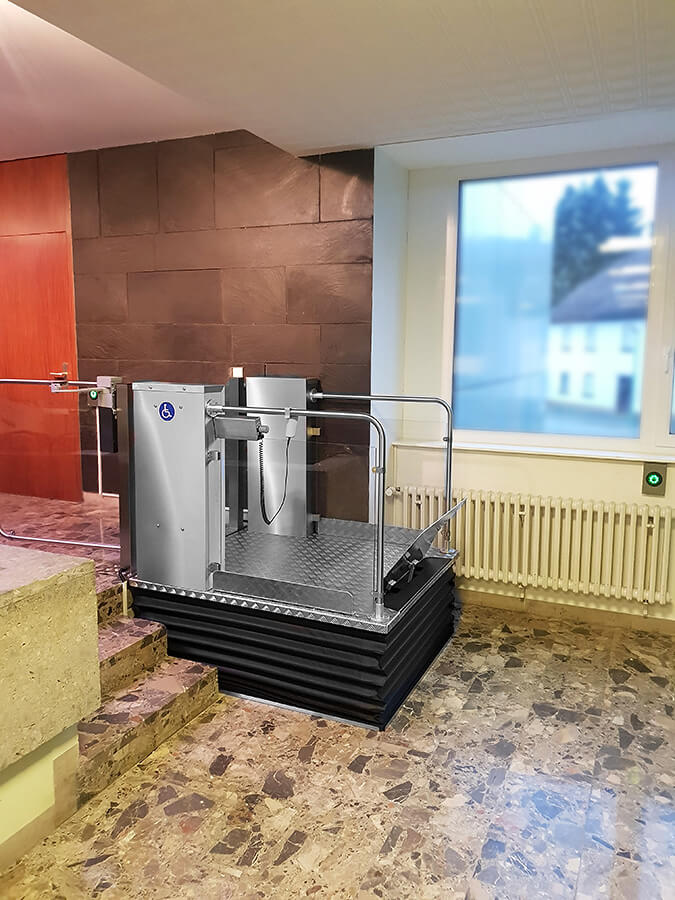 Högg Liftsysteme Rollstuhllifte Sitzlifte Aufzug Hebebühnen Deckenlifte Sonderlösungen Referenz