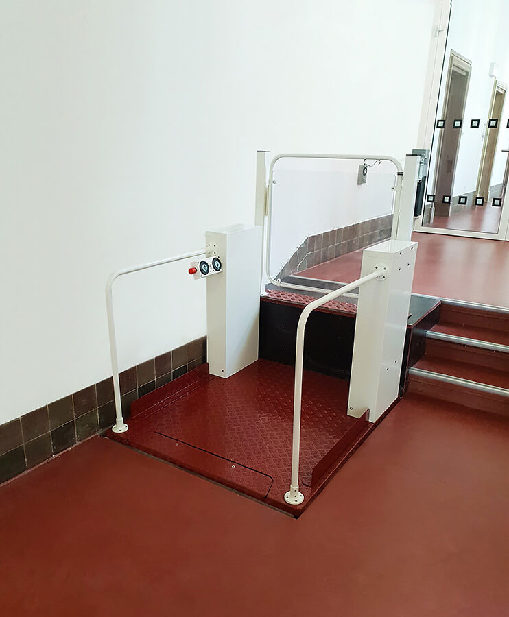 Högg Liftsysteme Rollstuhllifte Sitzlifte Aufzug Hebebühnen Deckenlifte Sonderlösungen Referenz