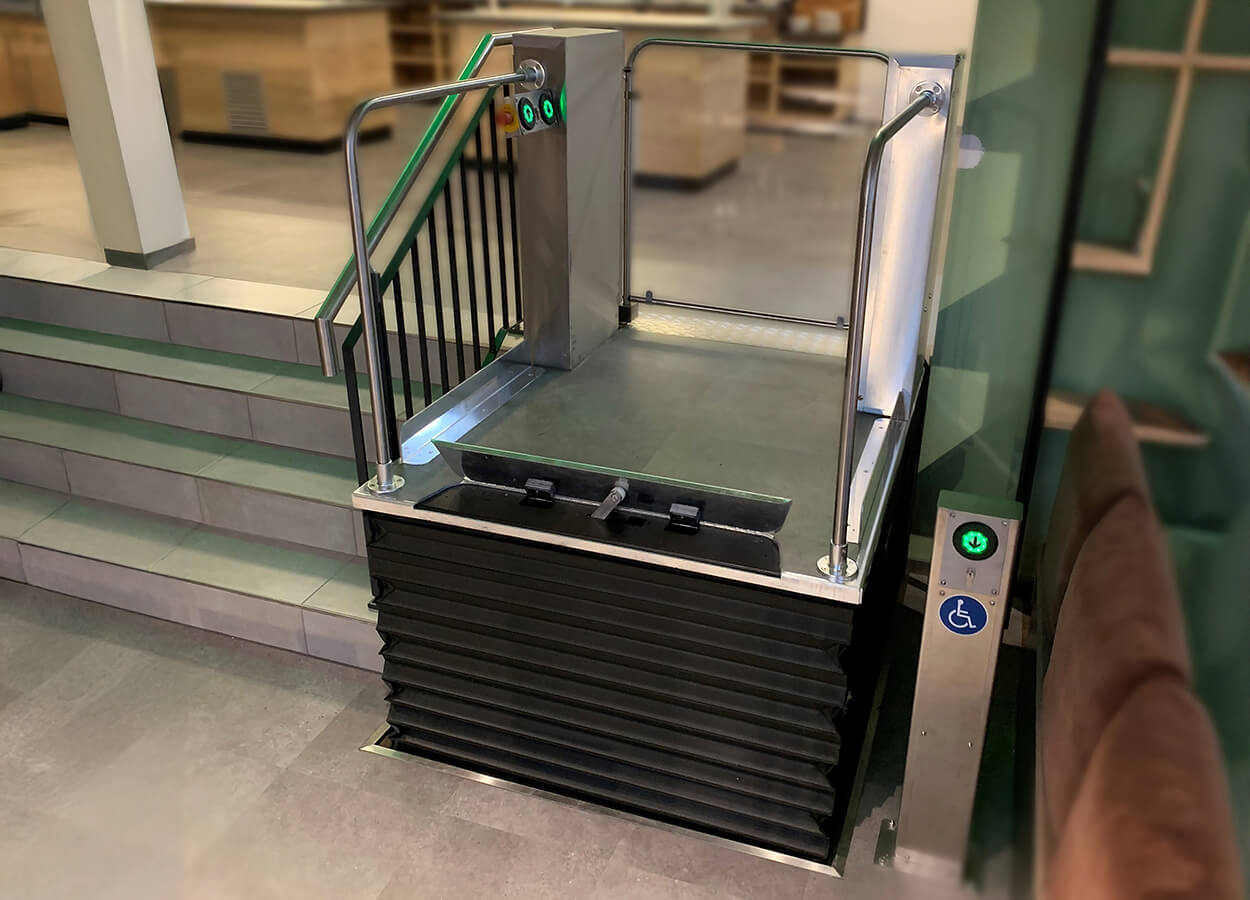 Högg Liftsysteme Rollstuhllifte Sitzlifte Aufzug Hebebühnen Deckenlifte Sonderlösungen Produkte