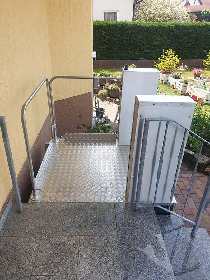 Högg Liftsysteme Rollstuhllifte Sitzlifte Aufzug Hebebühnen Deckenlifte Sonderlösungen Referenz