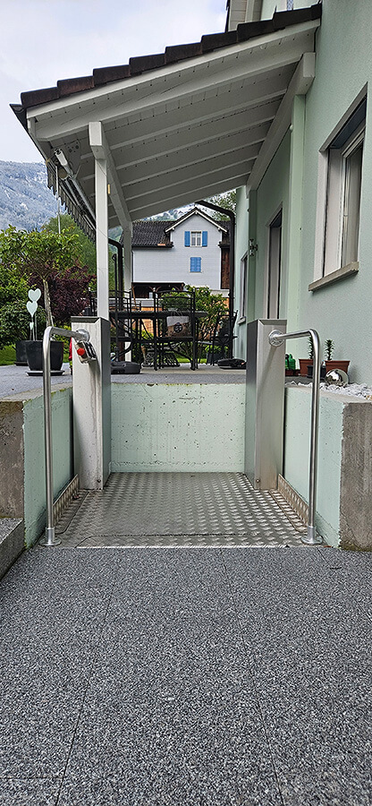 Högg Liftsysteme Rollstuhllifte Sitzlifte Aufzug Hebebühnen Deckenlifte Sonderlösungen Referenz