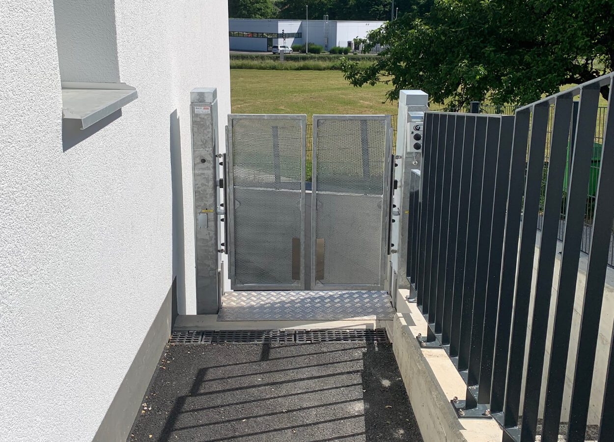 Högg Liftsysteme Rollstuhllifte Sitzlifte Aufzug Hebebühnen Deckenlifte Sonderlösungen Produkte