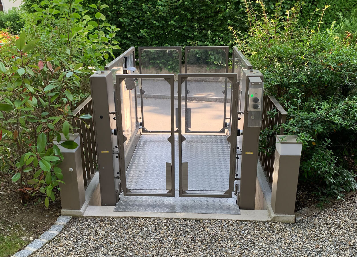 Högg Liftsysteme Rollstuhllifte Sitzlifte Aufzug Hebebühnen Deckenlifte Sonderlösungen Produkte