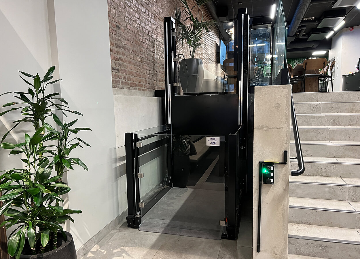 Högg Liftsysteme Rollstuhllifte Sitzlifte Aufzug Hebebühnen Deckenlifte Sonderlösungen Produkte