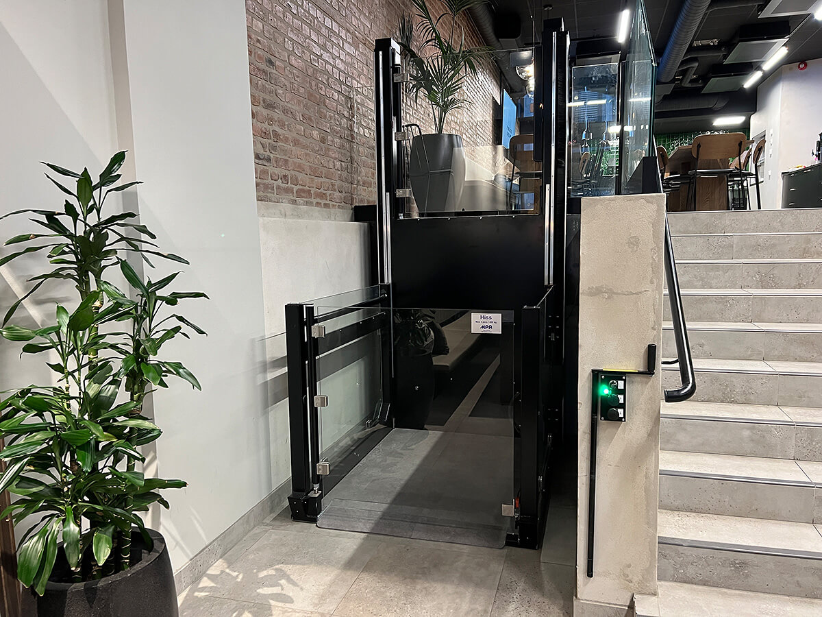 Högg Liftsysteme Rollstuhllifte Sitzlifte Aufzug Hebebühnen Deckenlifte Sonderlösungen Referenz