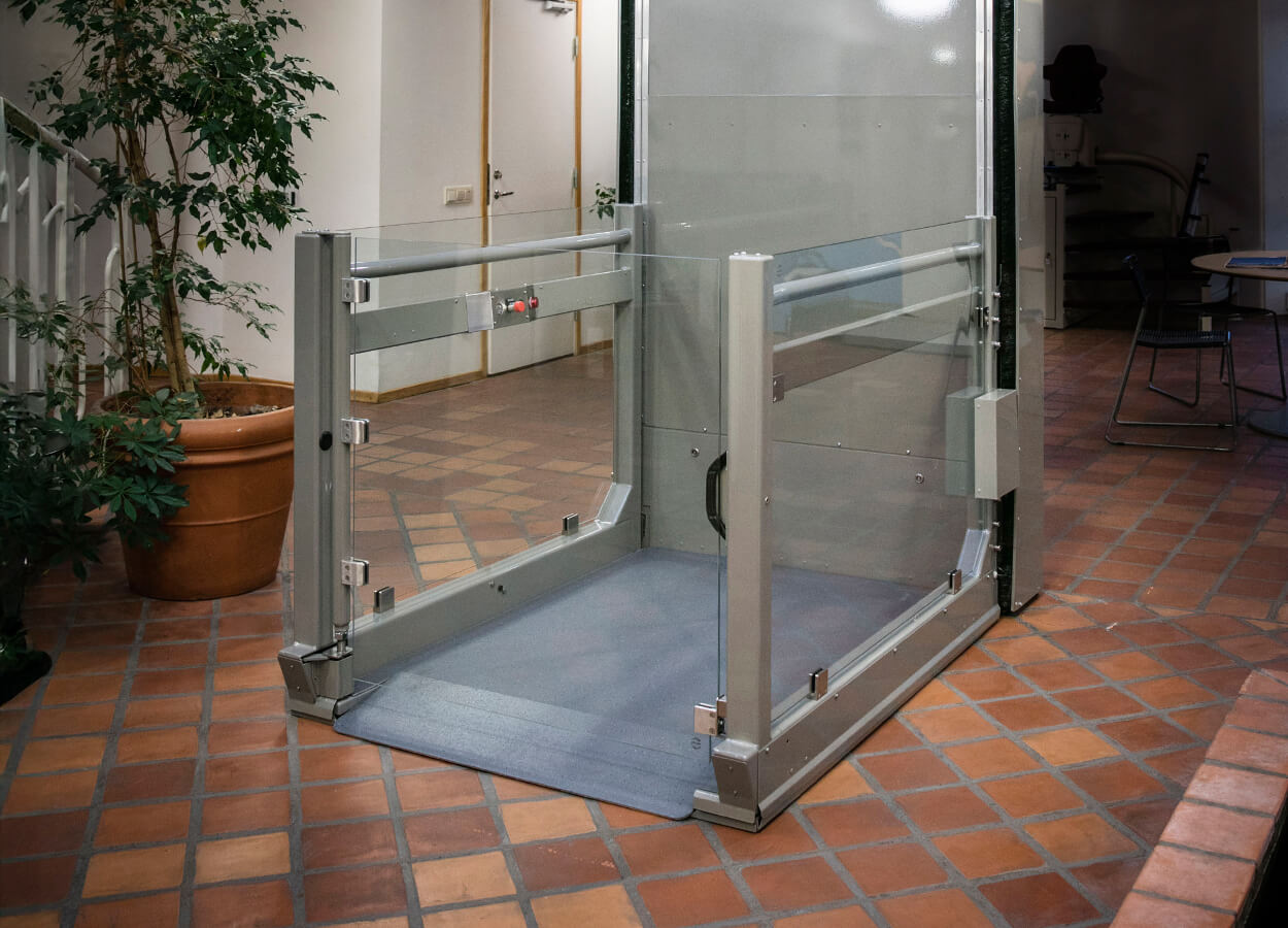 Högg Liftsysteme Rollstuhllifte Sitzlifte Aufzug Hebebühnen Deckenlifte Sonderlösungen Produkte