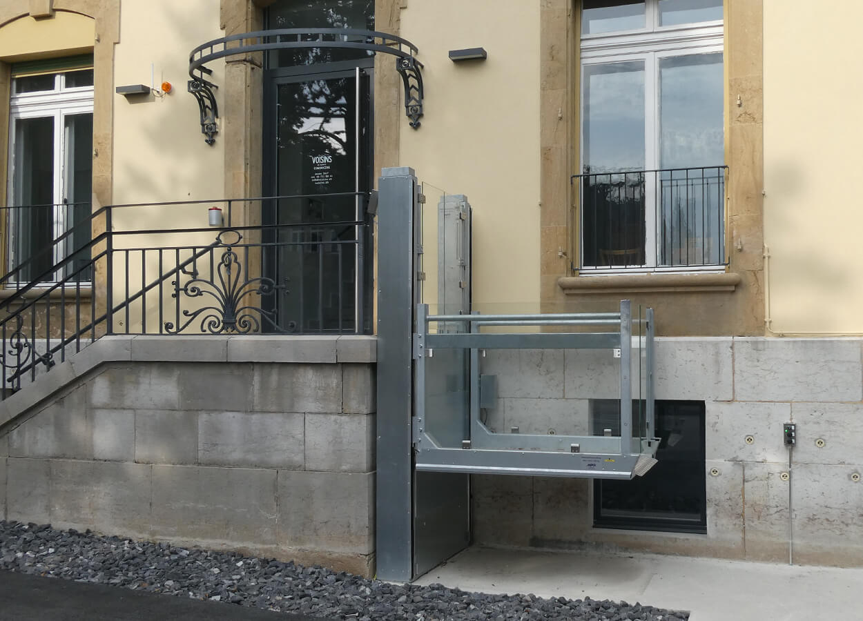 Högg Liftsysteme Rollstuhllifte Sitzlifte Aufzug Hebebühnen Deckenlifte Sonderlösungen Produkte