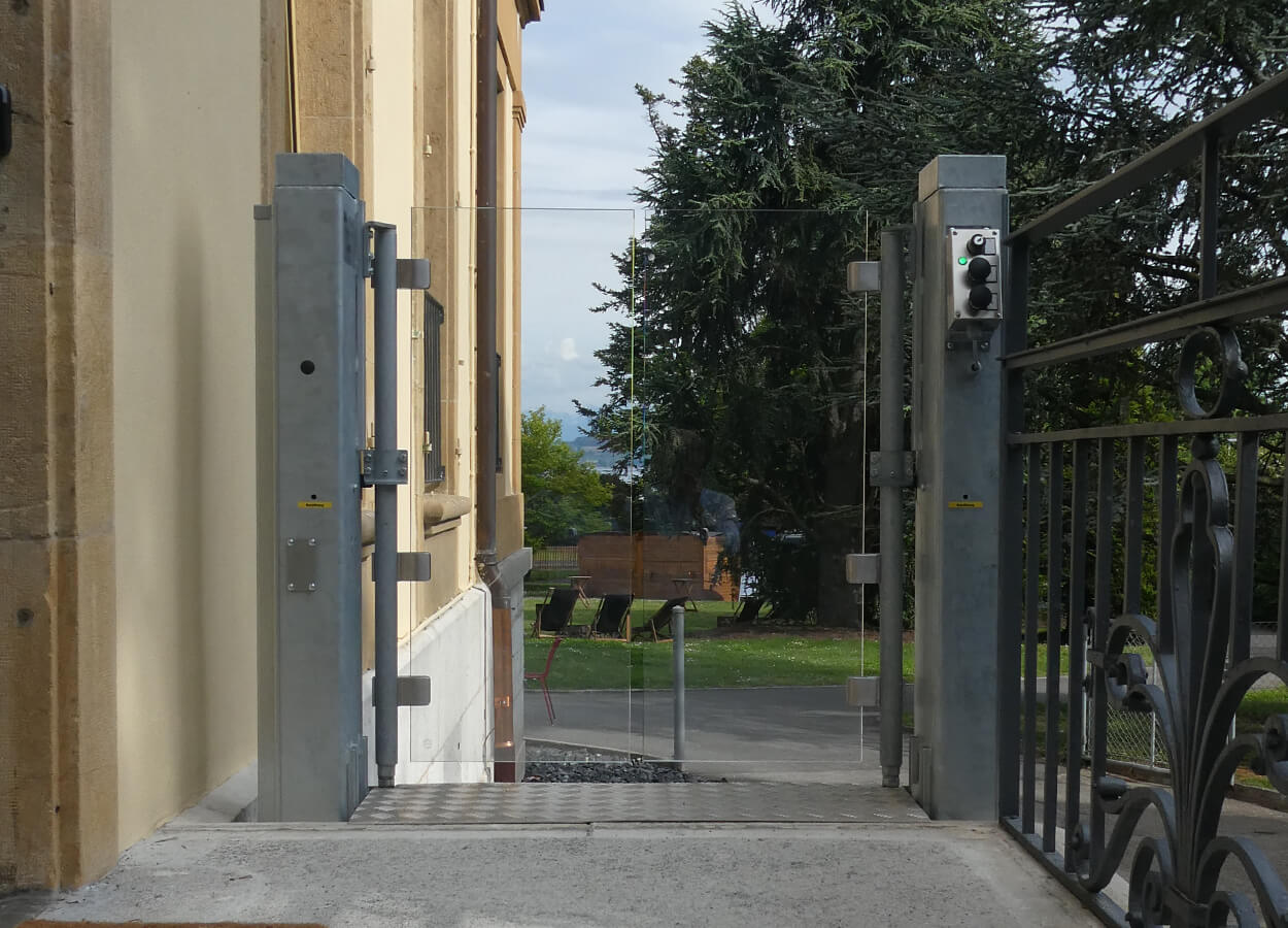 Högg Liftsysteme Rollstuhllifte Sitzlifte Aufzug Hebebühnen Deckenlifte Sonderlösungen Produkte
