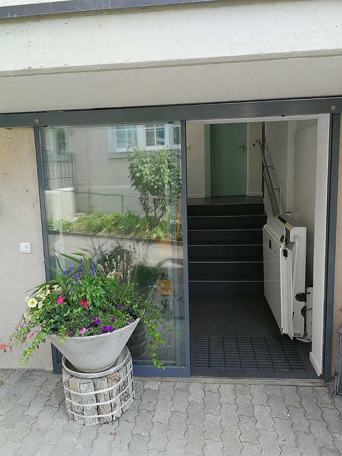 Högg Liftsysteme Rollstuhllifte Sitzlifte Aufzug Hebebühnen Deckenlifte Sonderlösungen Referenz