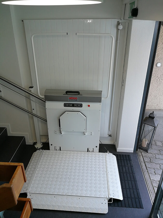 Högg Liftsysteme Rollstuhllifte Sitzlifte Aufzug Hebebühnen Deckenlifte Sonderlösungen Referenz