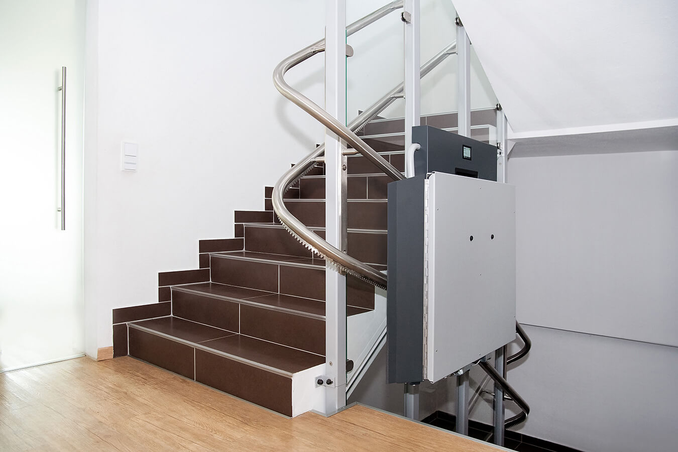 Högg Liftsysteme Rollstuhllifte Sitzlifte Aufzug Hebebühnen Deckenlifte Sonderlösungen Referenz