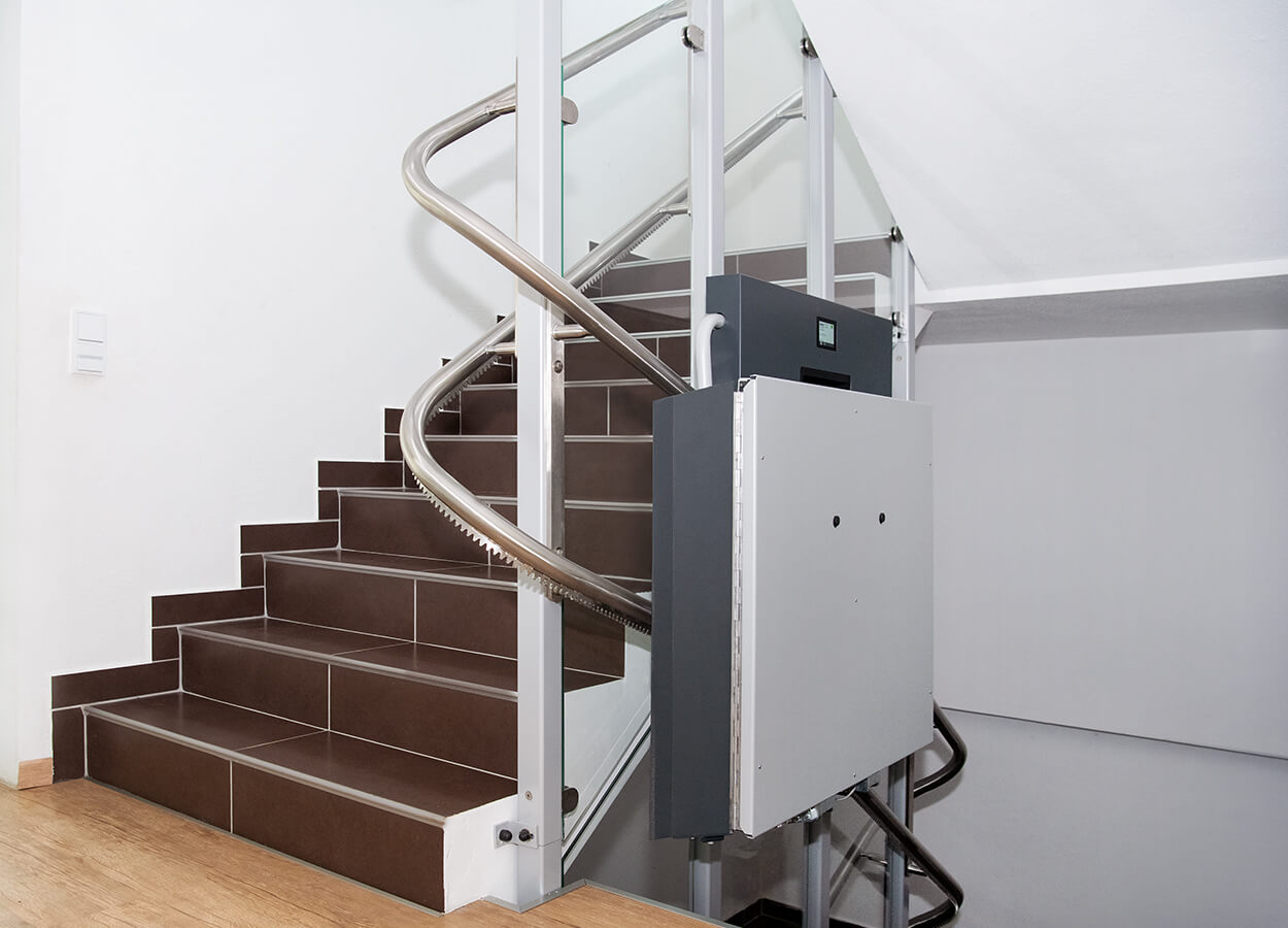 Högg Liftsysteme Rollstuhllifte Sitzlifte Aufzug Hebebühnen Deckenlifte Sonderlösungen Produkte