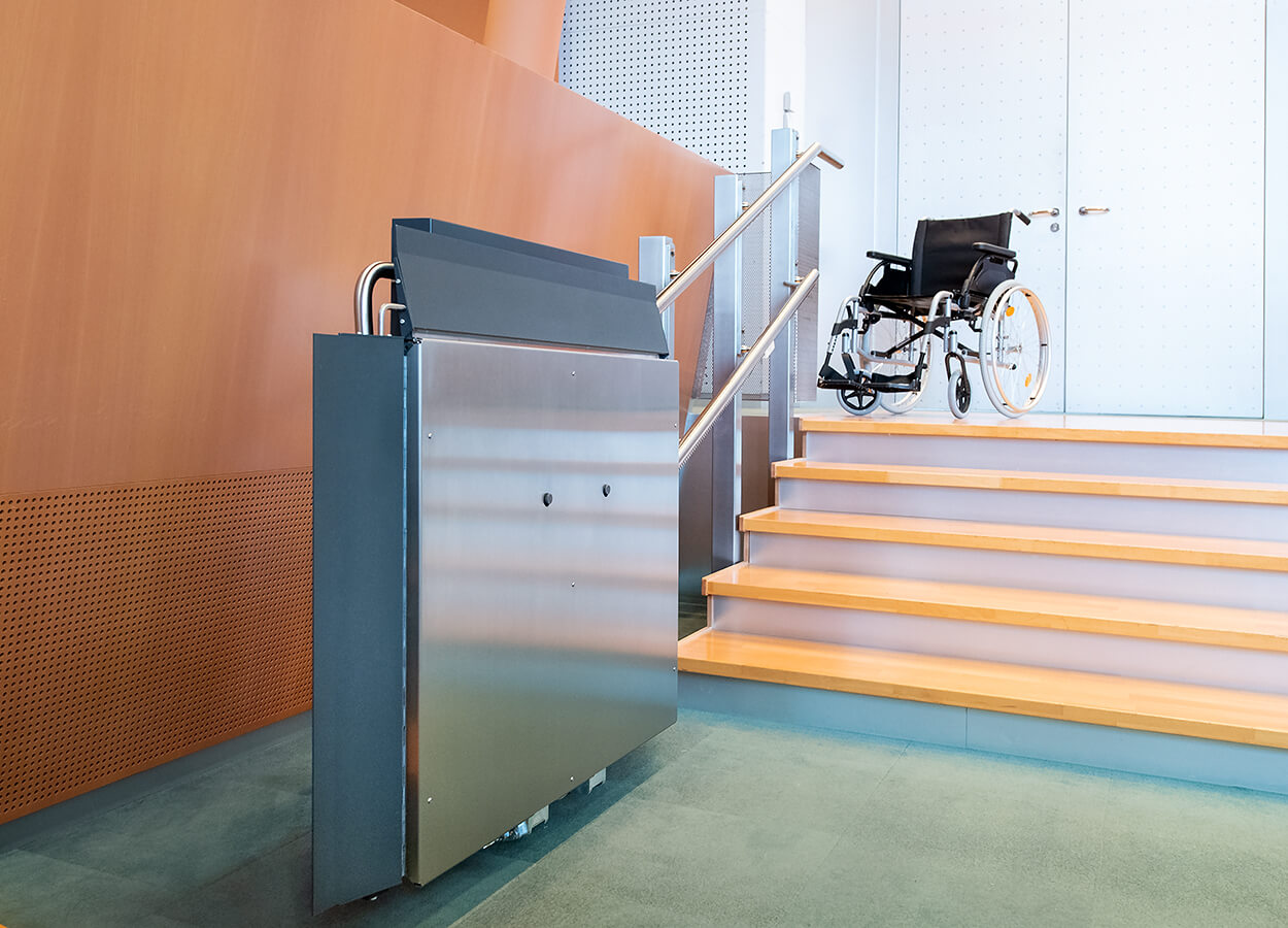Högg Liftsysteme Rollstuhllifte Sitzlifte Aufzug Hebebühnen Deckenlifte Sonderlösungen Produkte