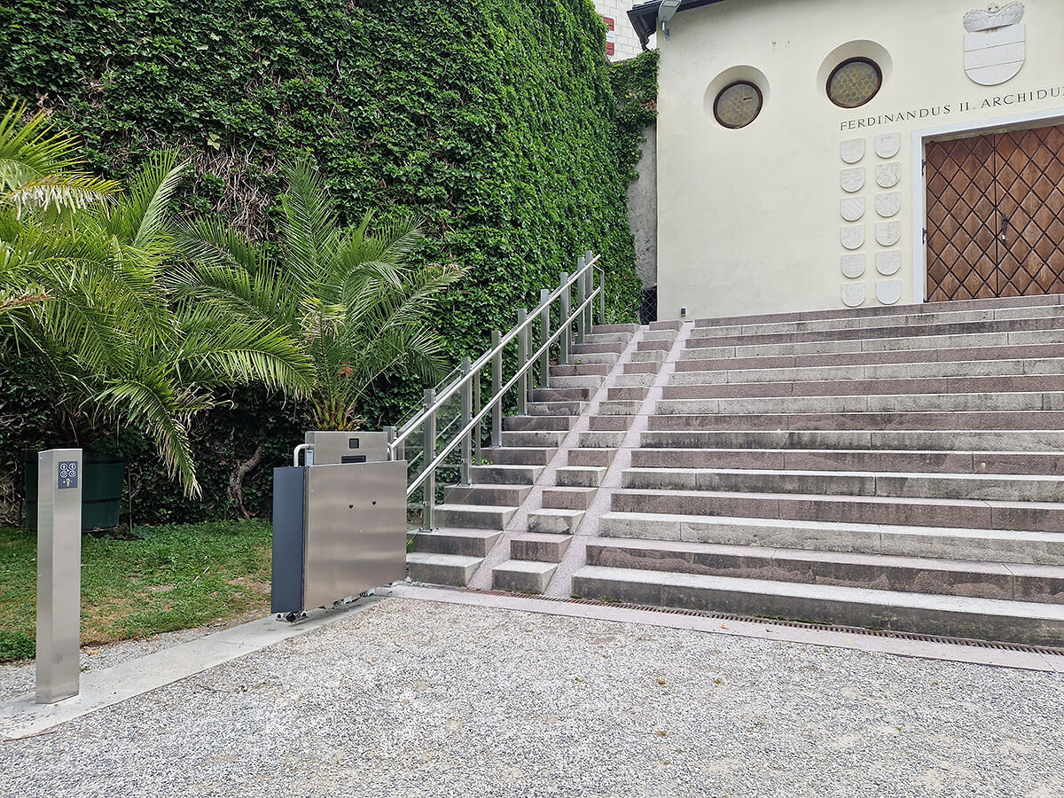 Högg Liftsysteme Rollstuhllifte Sitzlifte Aufzug Hebebühnen Deckenlifte Sonderlösungen Referenz
