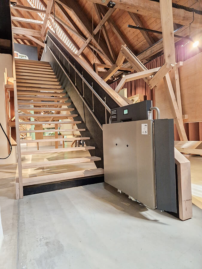 Högg Liftsysteme Rollstuhllifte Sitzlifte Aufzug Hebebühnen Deckenlifte Sonderlösungen Referenz