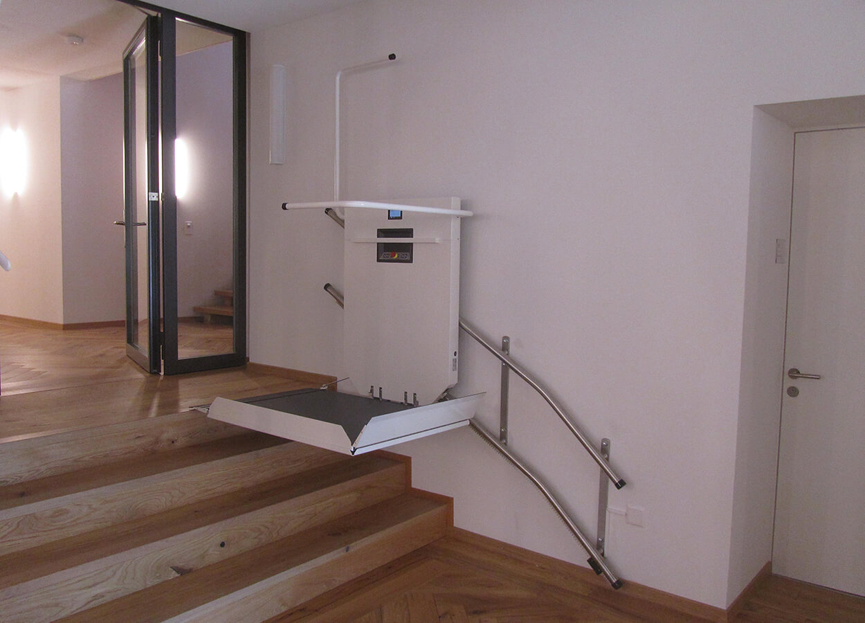 Högg Liftsysteme Rollstuhllifte Sitzlifte Aufzug Hebebühnen Deckenlifte Sonderlösungen Produkte