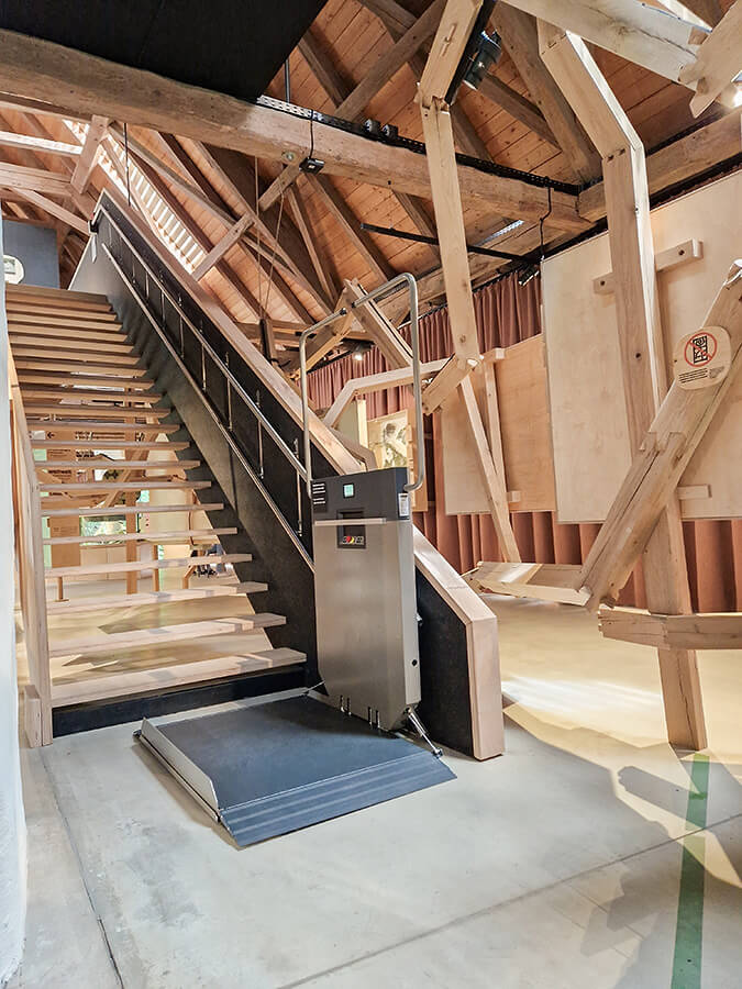 Högg Liftsysteme Rollstuhllifte Sitzlifte Aufzug Hebebühnen Deckenlifte Sonderlösungen Referenz