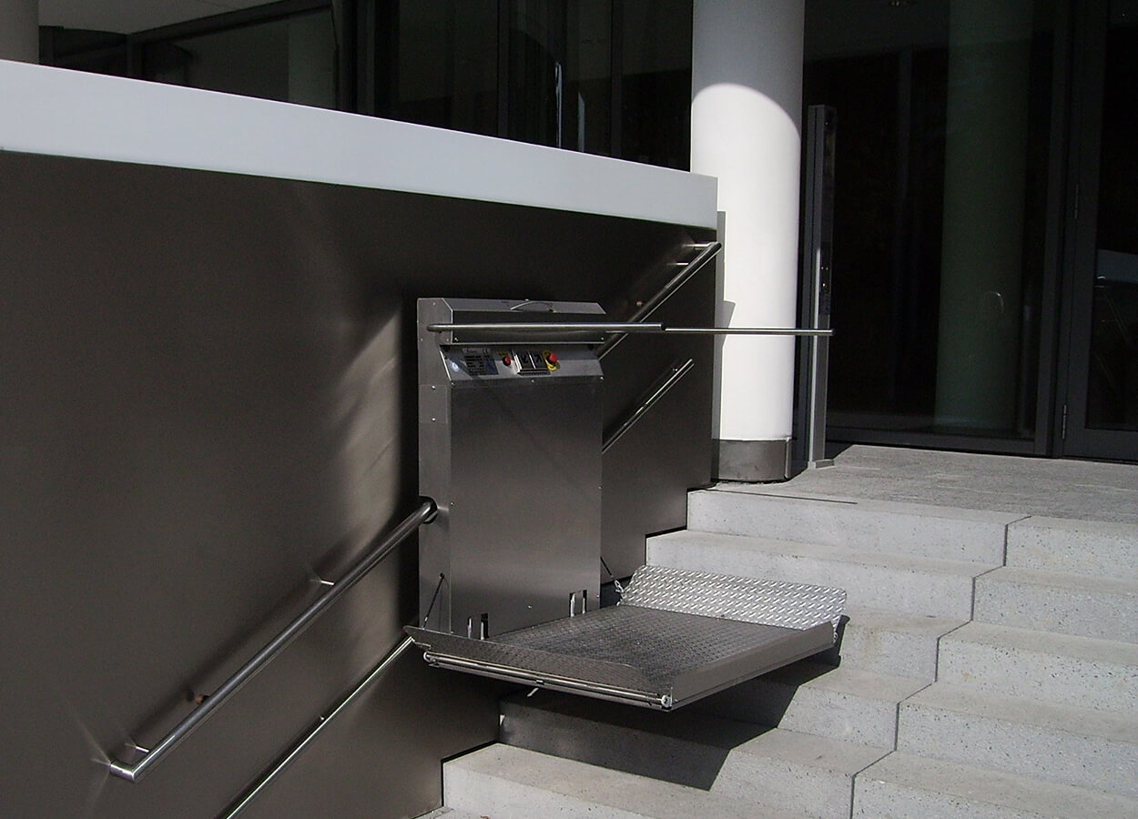 Högg Liftsysteme Rollstuhllifte Sitzlifte Aufzug Hebebühnen Deckenlifte Sonderlösungen Produkte